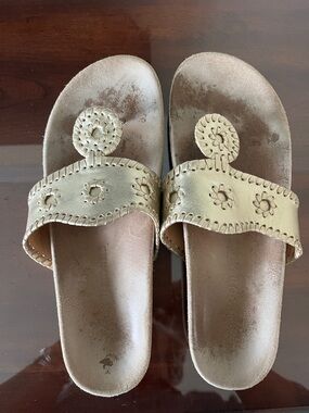 Jack Rogers 9M Comfort Sandal
Color Platinum